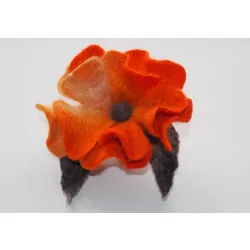 Filcowa broszka kwiat pomarańczowy z wełny i jedwabiu