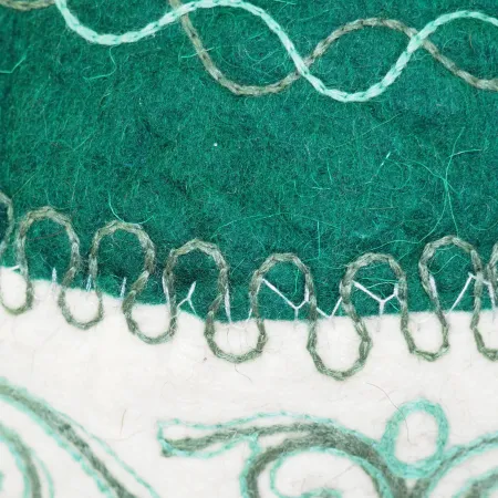 Czapka filcowa wełniana z haftem (54,55,56,57cm)