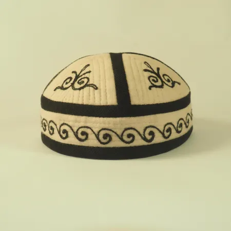 Filcowa męska czapka haftowana z wełny merynosów (57,58,59cm)