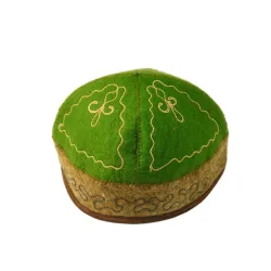 Filcowa męska czapka haftowana wełniana (56,57,58cm)