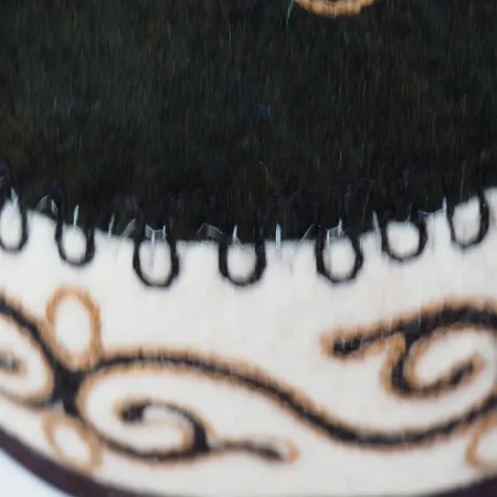 Czapka filcowa wełniana z haftem (55,56cm)