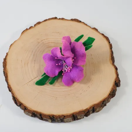 Damska broszka filcowa kwiat