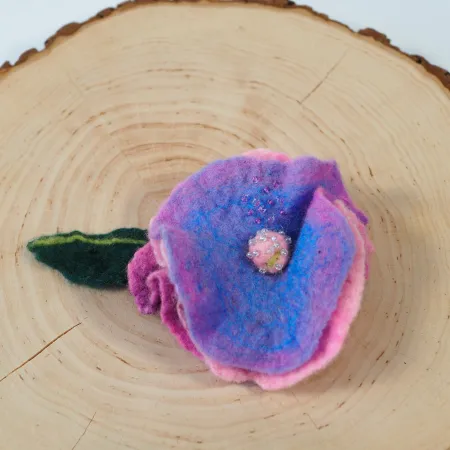 Damska broszka filcowa kwiat