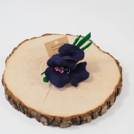 Damska broszka filcowa kwiat