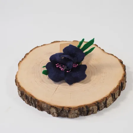 Damska broszka filcowa kwiat