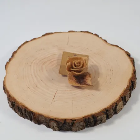 Broszka filcowa beżowy kwiat mały