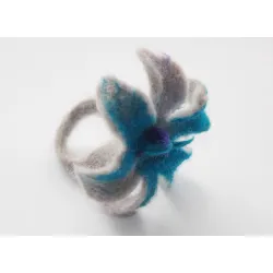 Pierścionek z wełny wzór 6