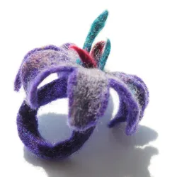 Pierścionek z wełny wzór 10