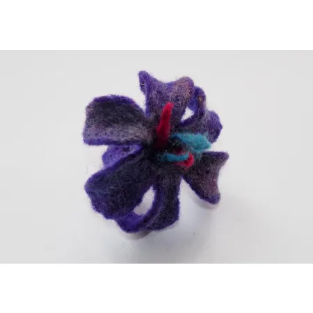 Pierścionek z wełny wzór 10