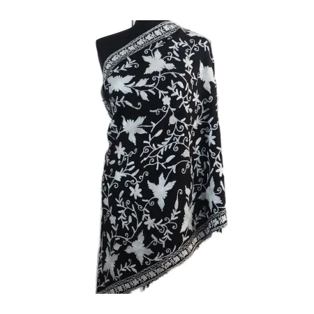 Damski szal wełniany merynos Aari haftowany w srebrne kwiaty