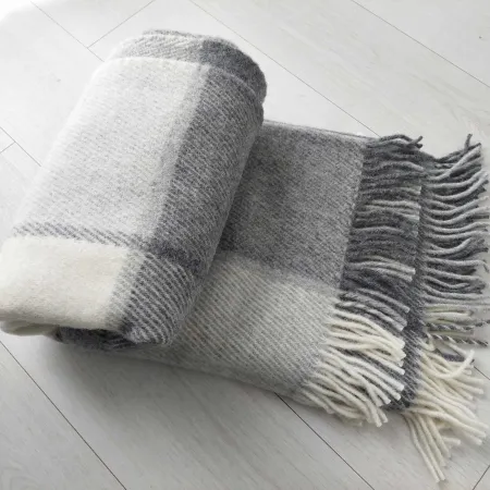 Wełniany pled narzuta koc z wełny merynos 140x205 cm SZARA KRATA