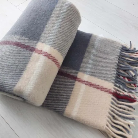 Wełniany pled narzuta koc z wełny merynos 140x205 cm