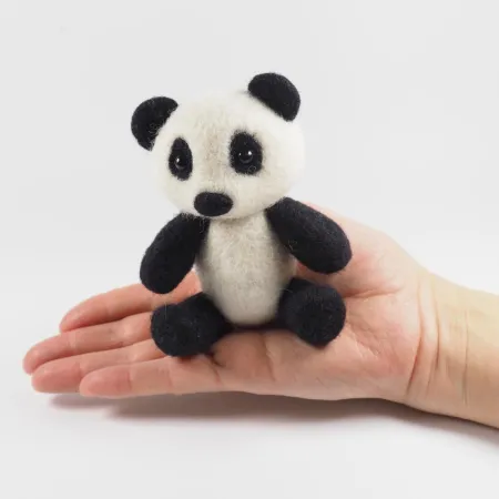 Panda filcowa z ruchomymi łapkami