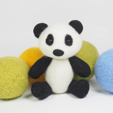 Panda filcowa z ruchomymi łapkami