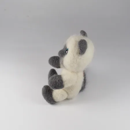 Kotek biało-szary filcowy do fotografii noworodkowej