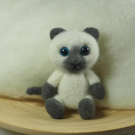 Kotek filcowy biało-szary do do fotografii noworodkowej