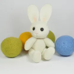 Królik filcowy do sesji fotograficznej BIAŁY