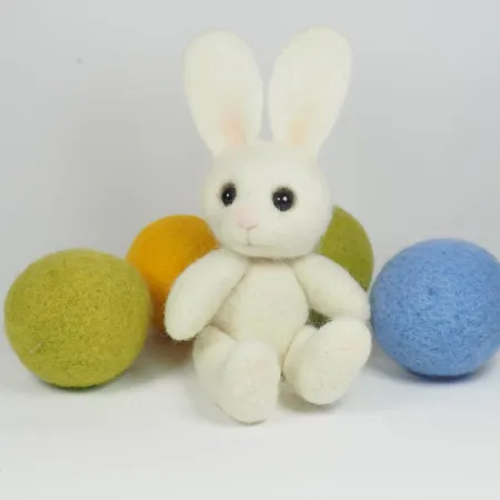 Królik filcowy do sesji fotograficznej BIAŁY