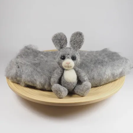 Królik filcowy do sesji fotograficznej noworodkowej SZARY BIAŁY