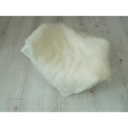 BIAŁA SUPER GRUBA CHMURKA wełniana do wypełnienia koszy do sesji noworodkowej