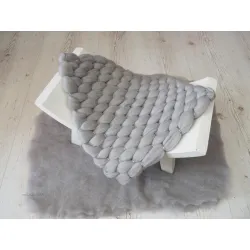 Kocyk czesankowy tkany do sesji noworodkowej Jasno Szary