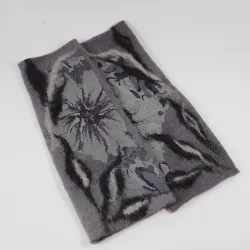 Mitenki filcowe szare w kwiaty z wełny