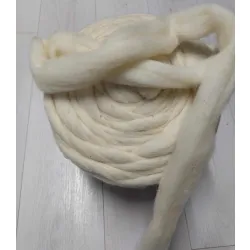 Wełna zgrzeblinowa  BIAŁA NATURALNA w taśmie do wypełnienia