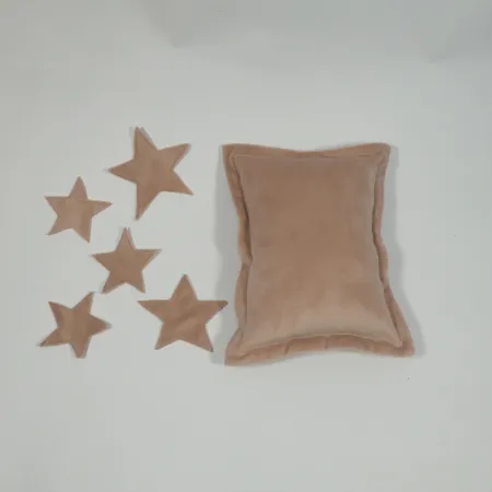 Poduszka Księżyc i gwiazdy do sesji noworodkowej Roż pastelowy velvet