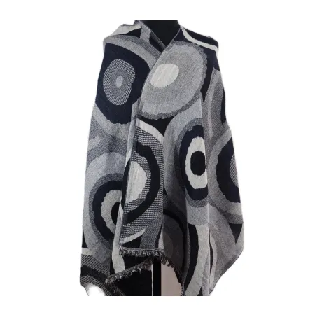 Duży wełniany damski szal w odcieniach szarości