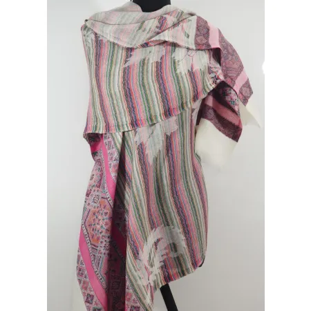 Stylowy damski wełniany szal dwustronny w kwiaty i wzory azteckie