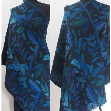 Elegancki granatowy damski szal z wełny z merynosów